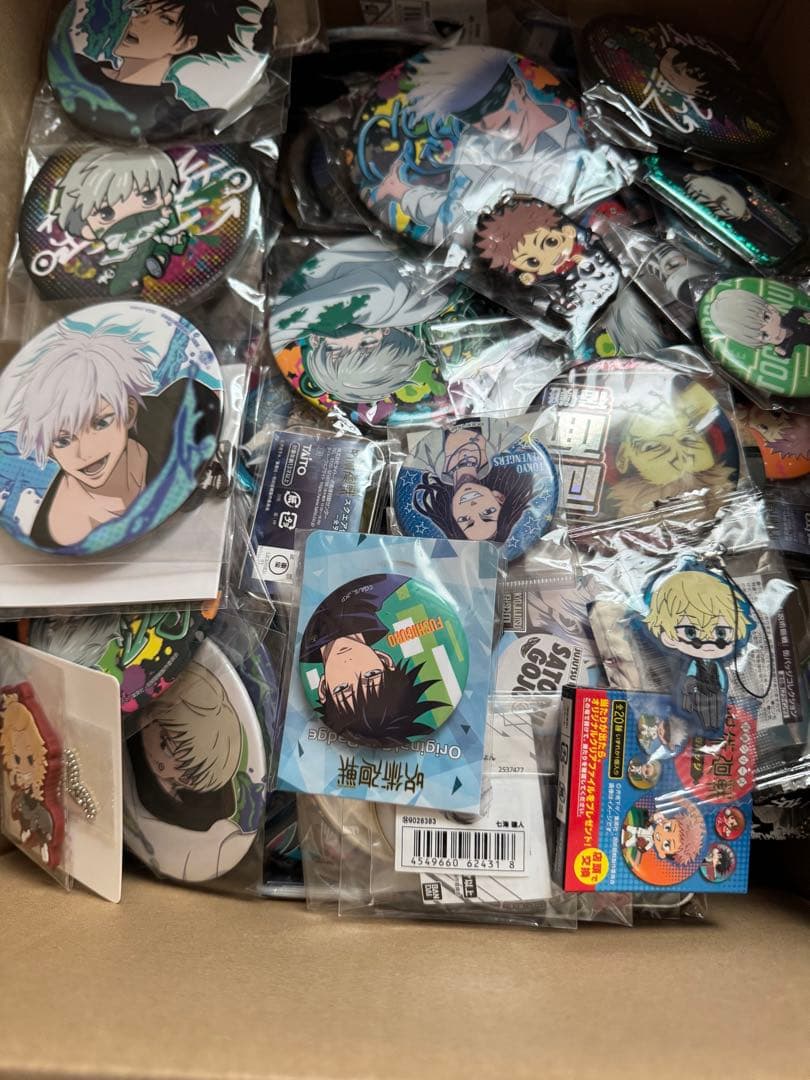 3日間限定半額セール！！！グッズ　大量　缶バッジ多め　100点以上　早いもの勝ち