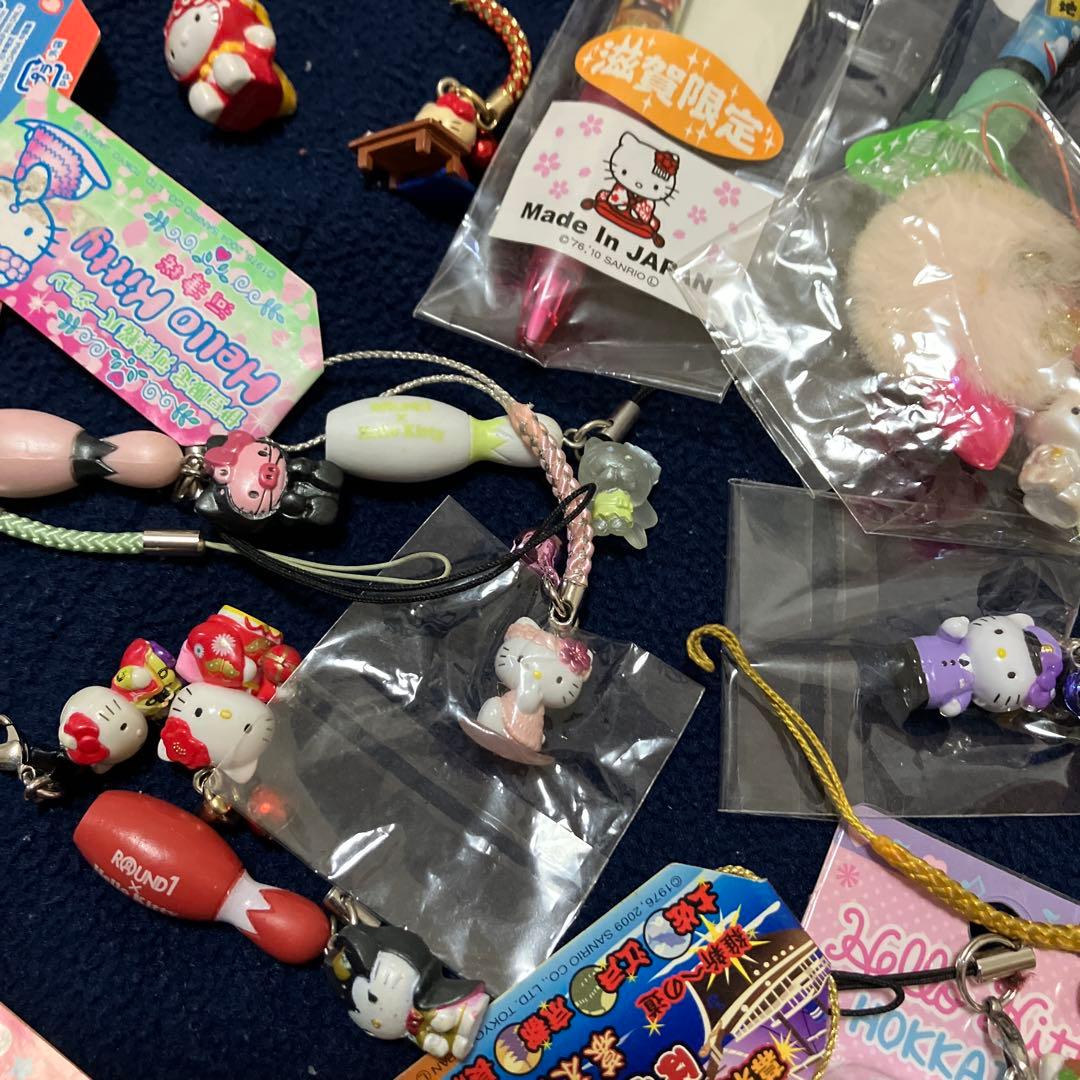 30点ご当地キティ根付けやペンやファスナーマスコットなど