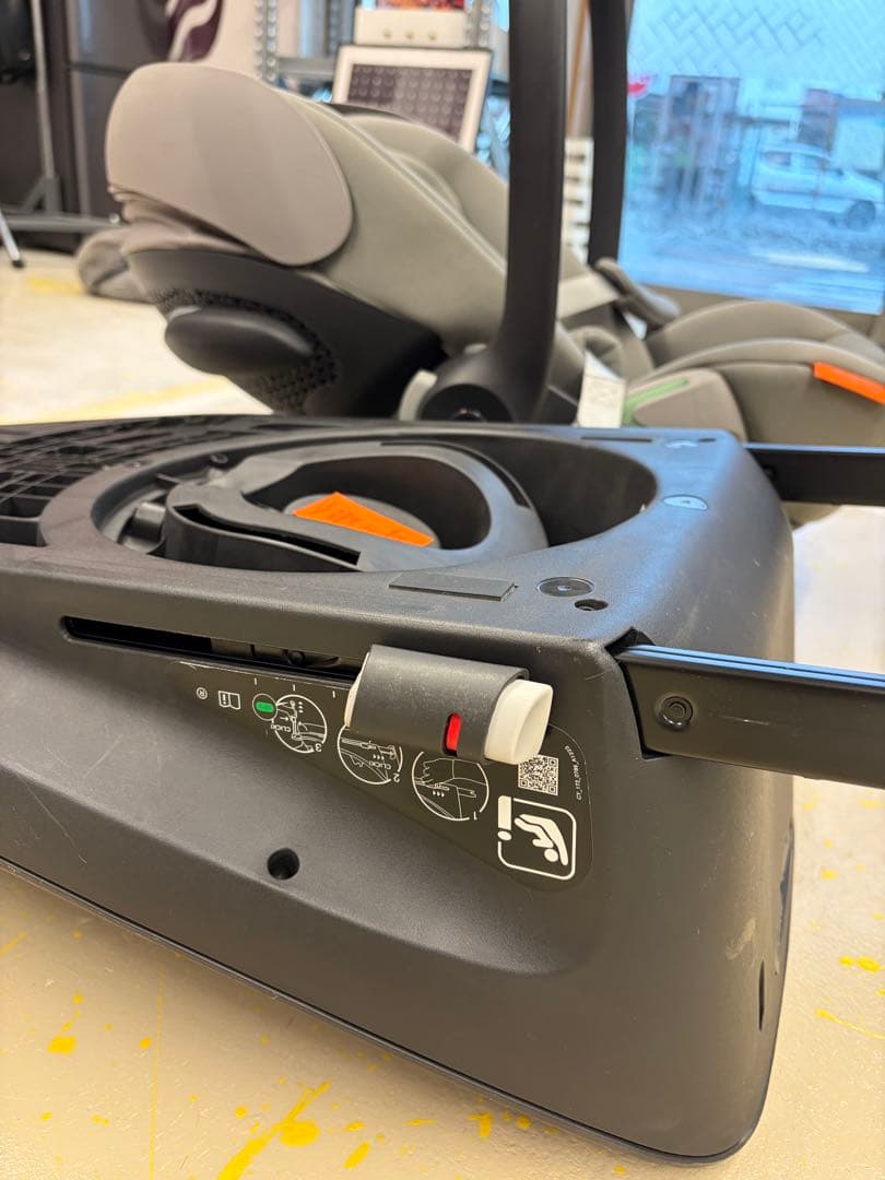 お値下げ不可CYBEXサイベックス　ベースG＆クラウドG i-sizeセット