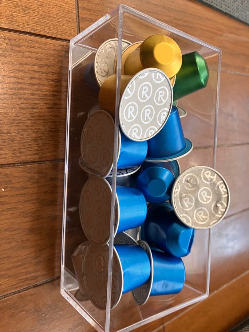 ネスプレッソ　F111 カプセル式コーヒーメーカー　ラティシマ•ワン　2021年