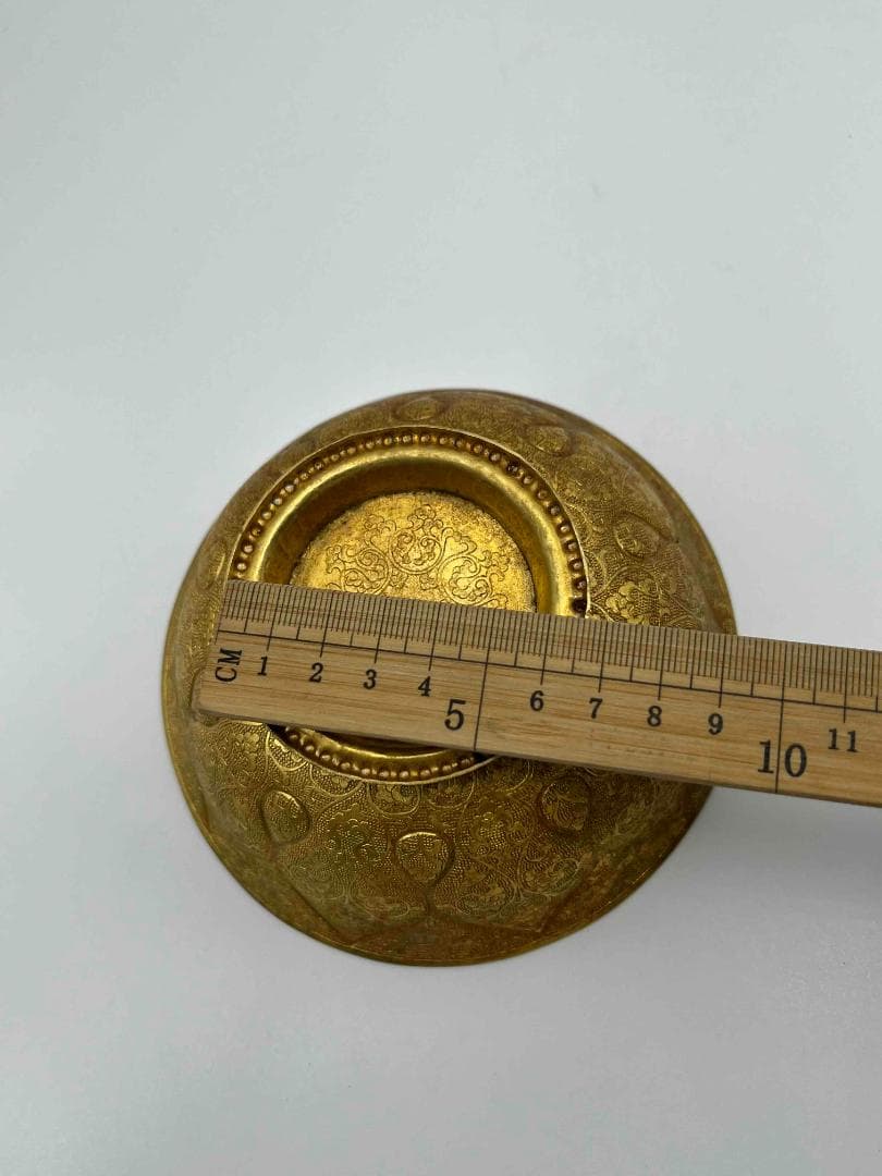 唐時代　金器　 金象嵌鏨彫吉祥蓮花瑞獣紋葵口鉢 百獣図　寅鳥紋(E-56)