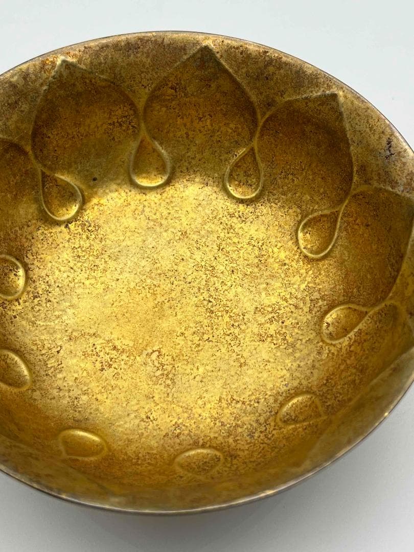 唐時代　金器　 金象嵌鏨彫吉祥蓮花瑞獣紋葵口鉢 百獣図　寅鳥紋(E-56)