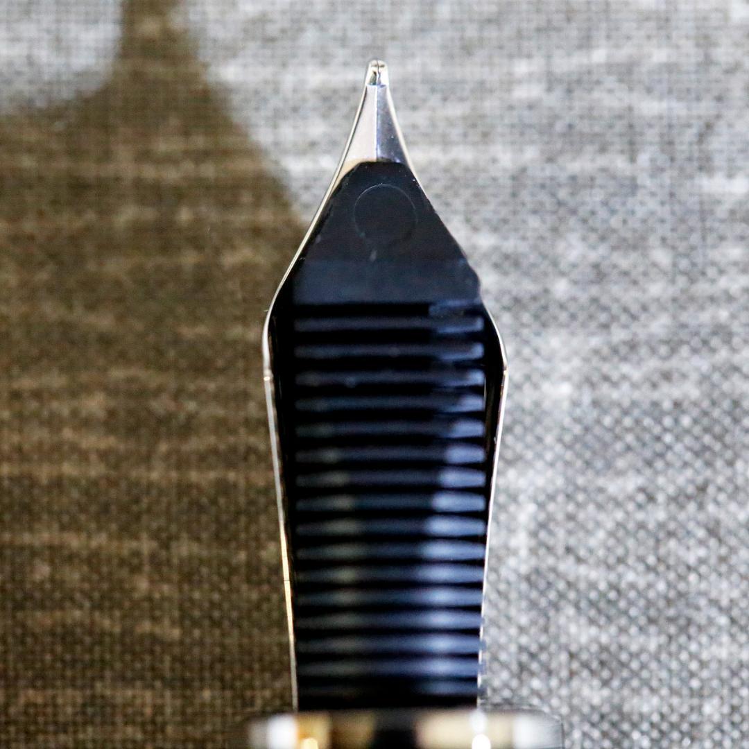 【限定品 極美品】ペリカン 万年筆 Ｍ８０５ ヴァイブラントブルー