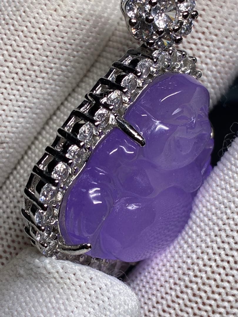 天然石　紫翡翠原石　極細工彫刻高氷種ヒスイ　アンティーク　佛像ヒスイペンダント