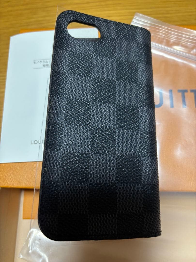LV iPhoneSEケース