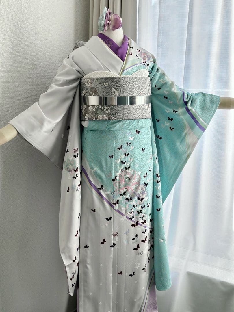 美しい振袖 グレー青紫 蝶模様
