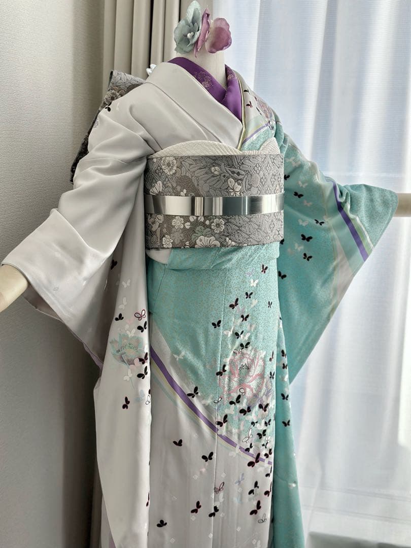 美しい振袖 グレー青紫 蝶模様