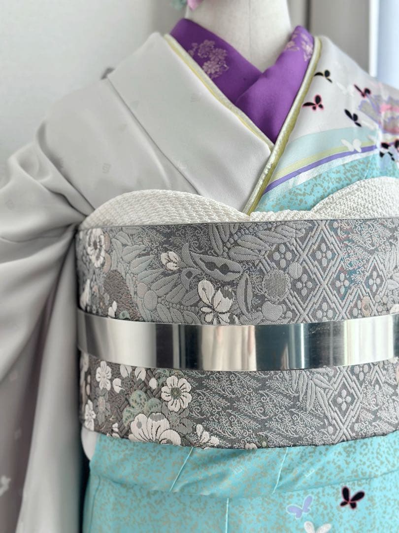 美しい振袖 グレー青紫 蝶模様