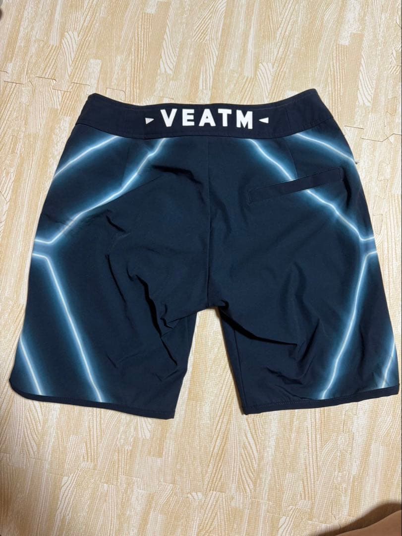 VEATM ネオン グラフィック サーフショーツ