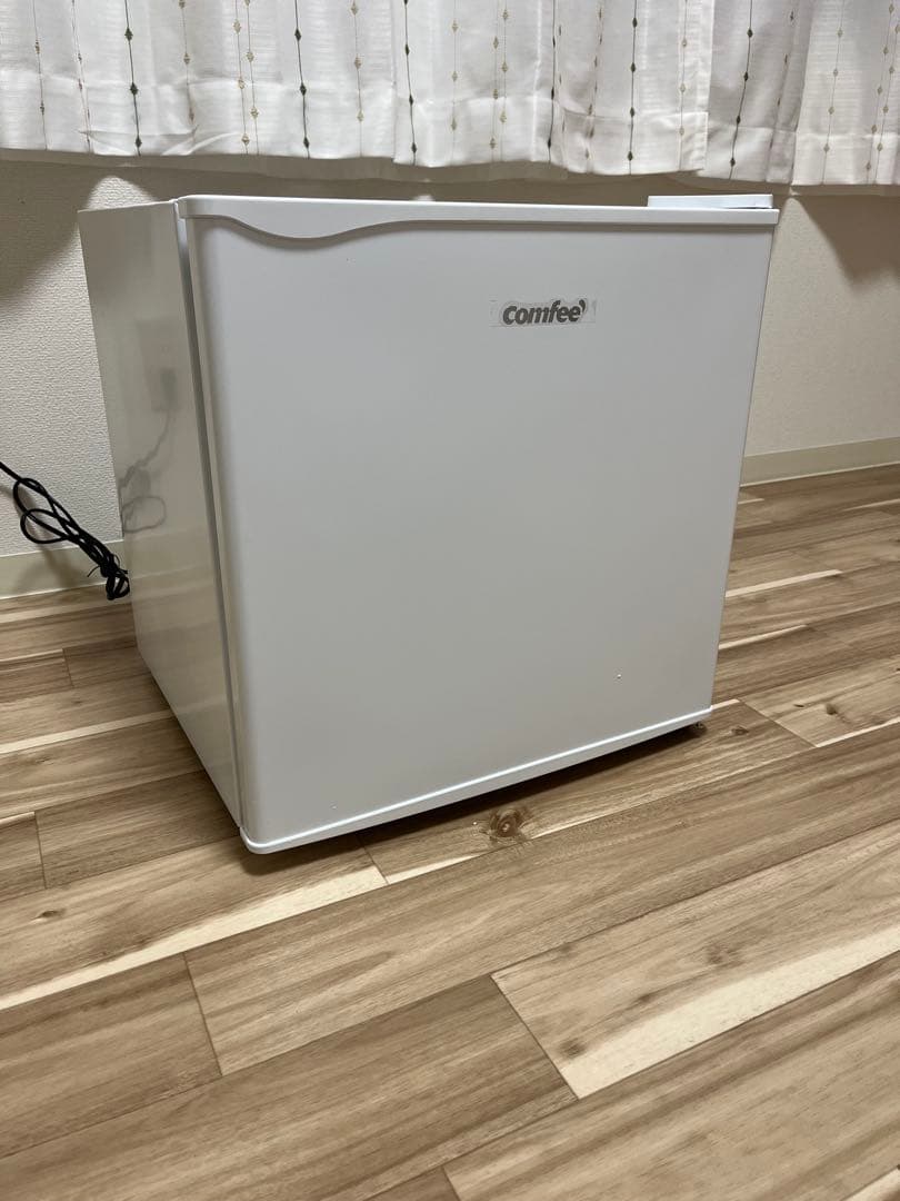【送料込み】新品未使用 comfee 冷蔵庫 45ℓホワイト 冷凍室付き
