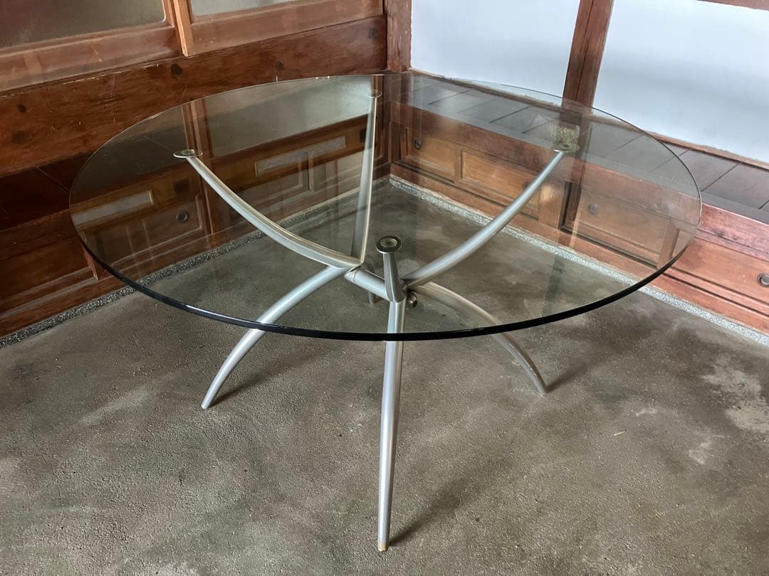 カリガリス 円形 ガラストップ テーブル