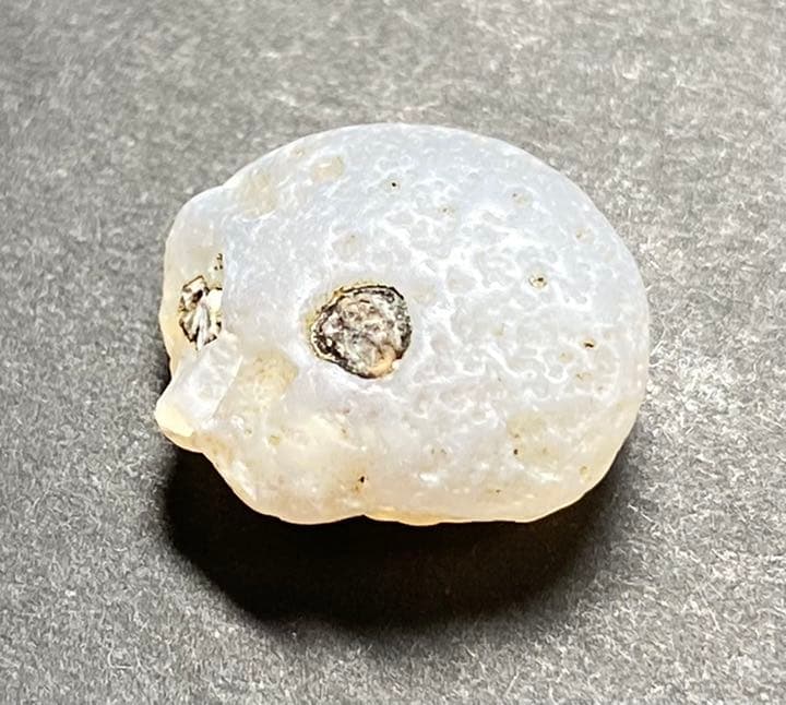 京都府産　髑髏石　しゃれこうべ　ドクロ　瑪瑙　国産鉱物　標本　原石