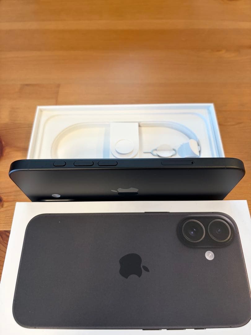 Apple iPhone 16 ブラック 本体