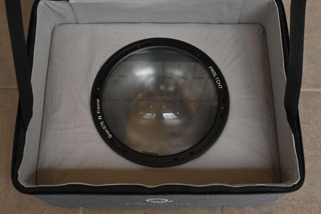 Prolycht Orion 675 FS フルスペクトルLEDライト+フレネル