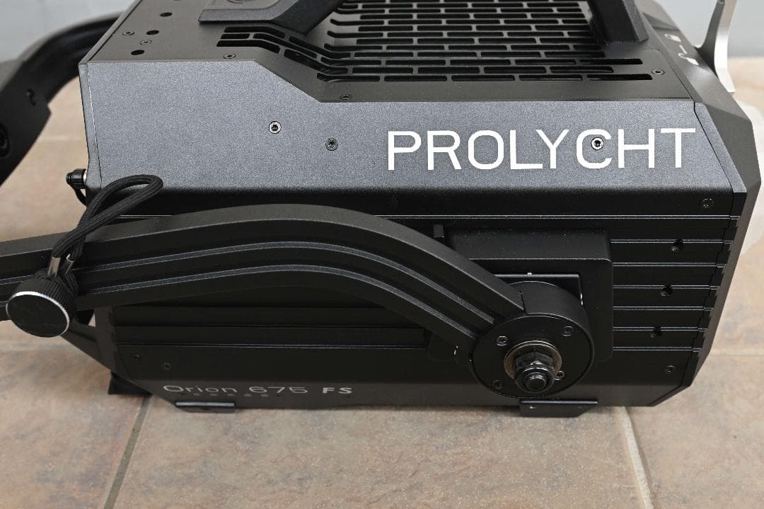 Prolycht Orion 675 FS フルスペクトルLEDライト+フレネル