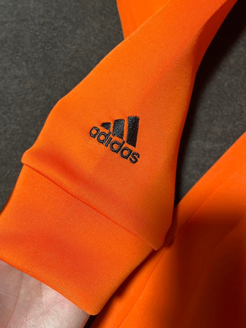 adidas オレンジ色 フード付きセットアップ
