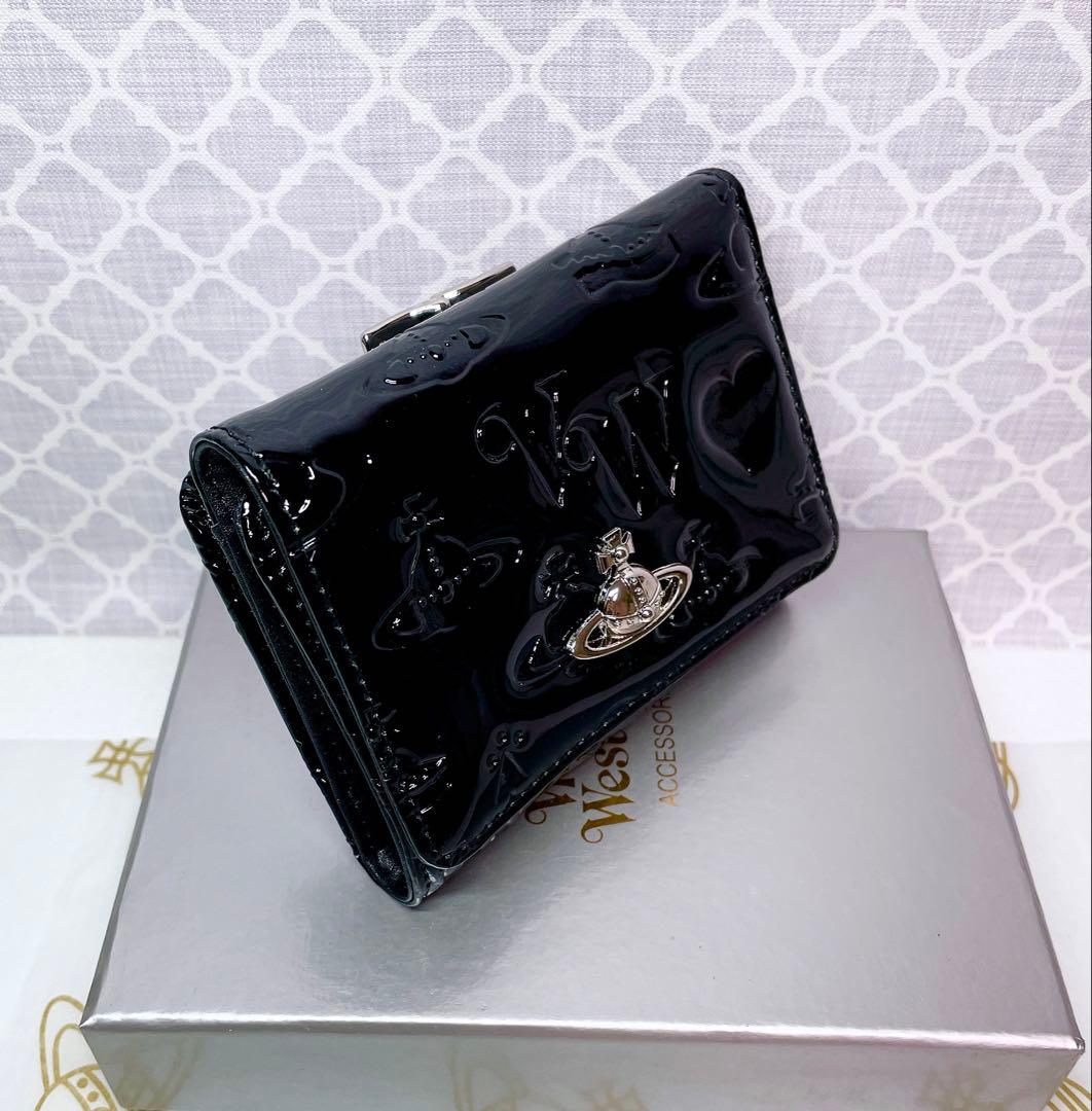 【内側に素敵な柄♡新作】Vivienne Westwood 折財布 黒エナメル