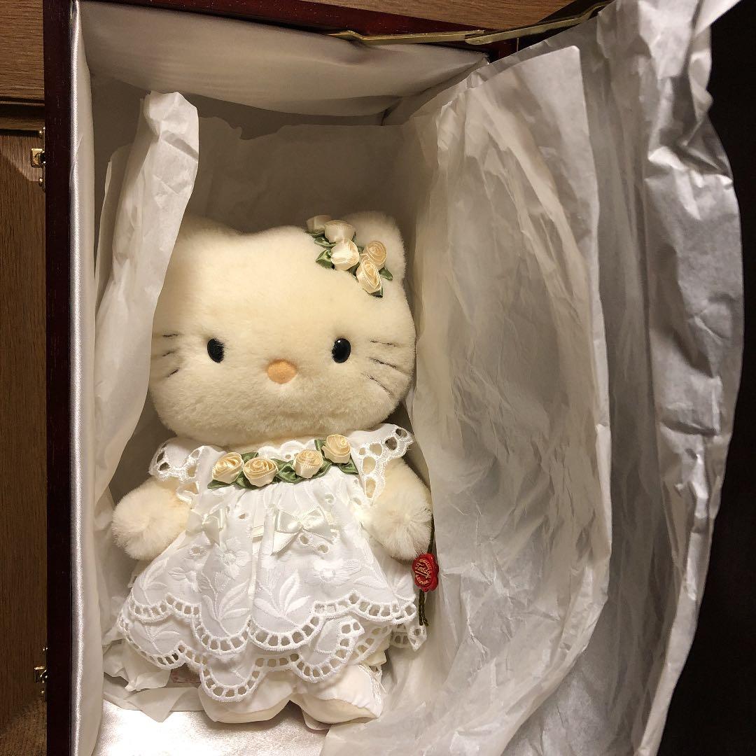 キティ　ぬいぐるみ　シリアルナンバー入り