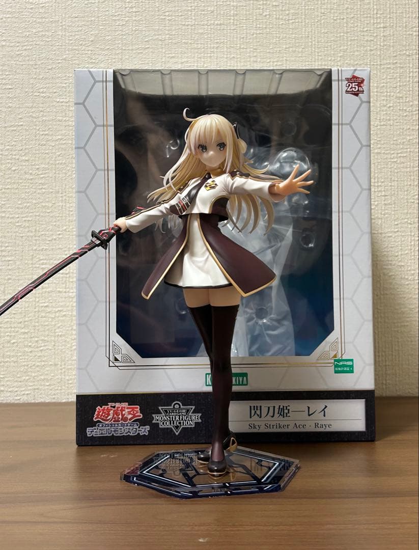 遊戯王　閃刀姫レイ　コトブキヤ　フィギュア