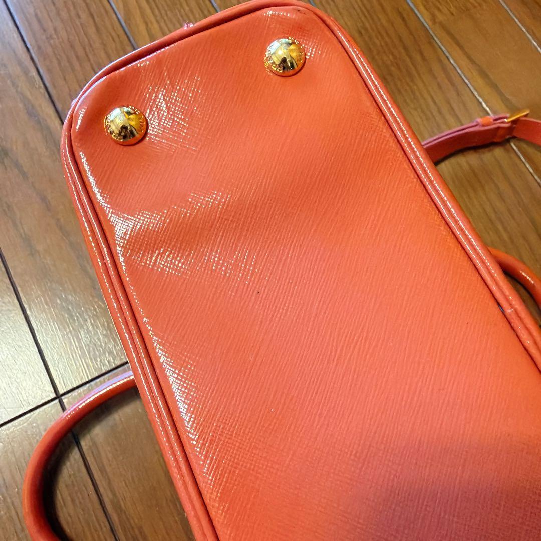 プラダ　サフィアーノ　ガレリア　パテントレザー　オレンジ　2way ショルダー