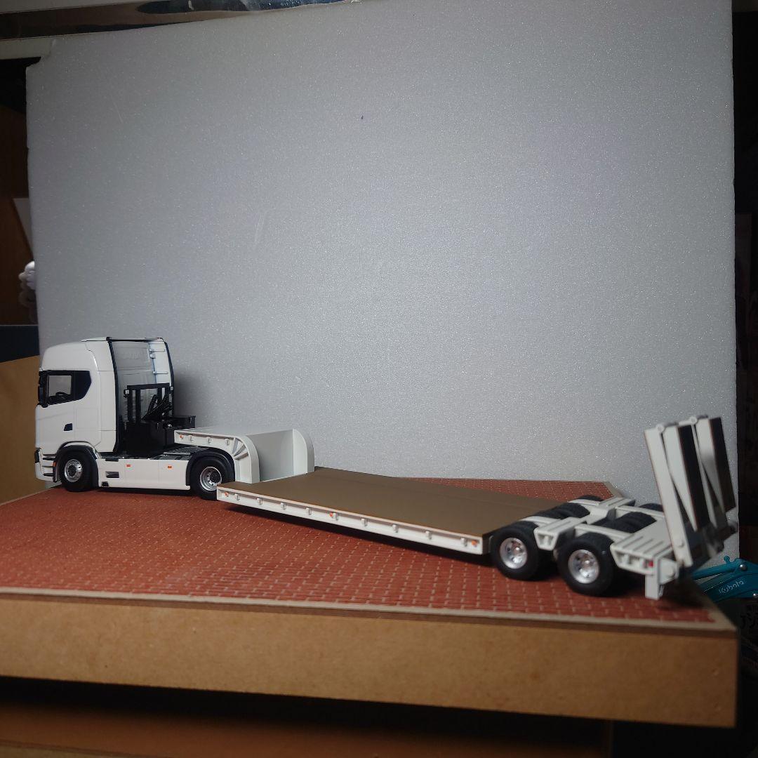SCANIA 16輪トレーラー 自動あゆみ付(1/50) WSI トラック
