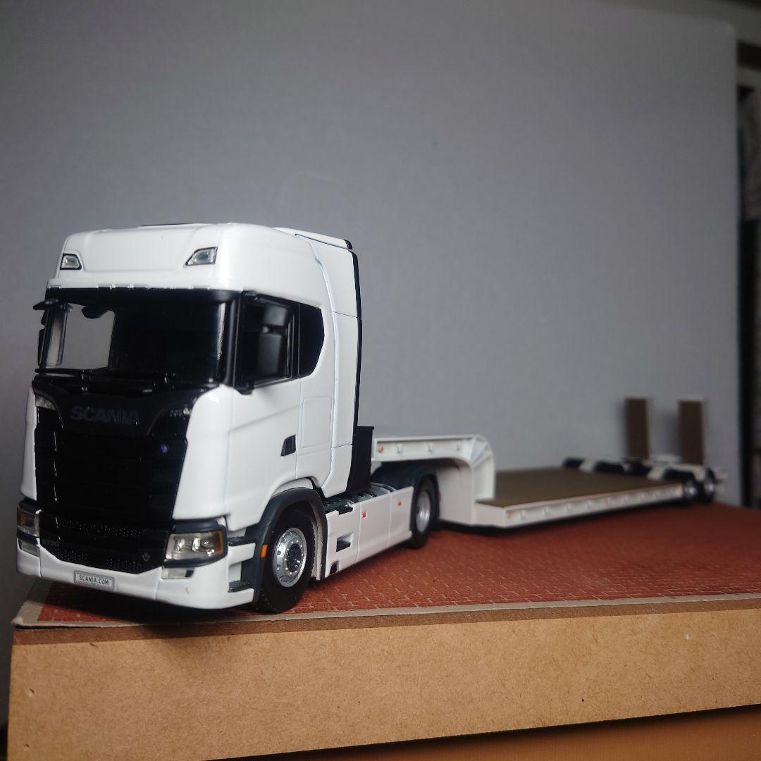 SCANIA 16輪トレーラー 自動あゆみ付(1/50) WSI トラック