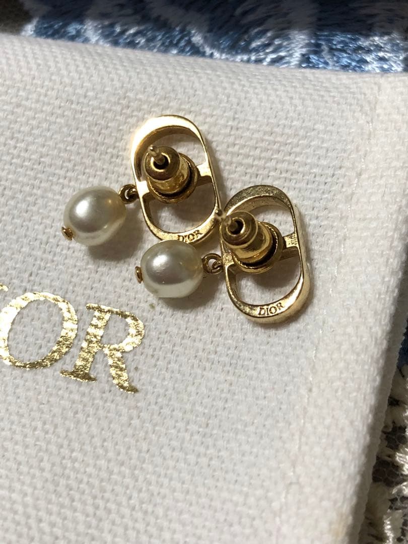 Dior パール フープピアス