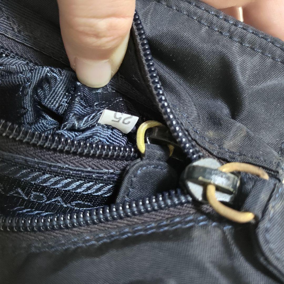 PRADA トライアングルロゴ ミニハンドバッグ ブラック ゴールド