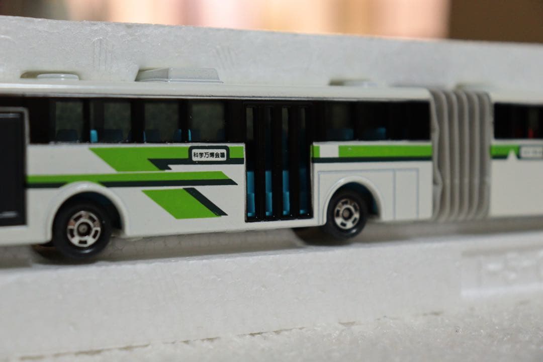 ロングトミカ　VOLVO 富士重工　連節バス　L4 EXPO85 トミカ