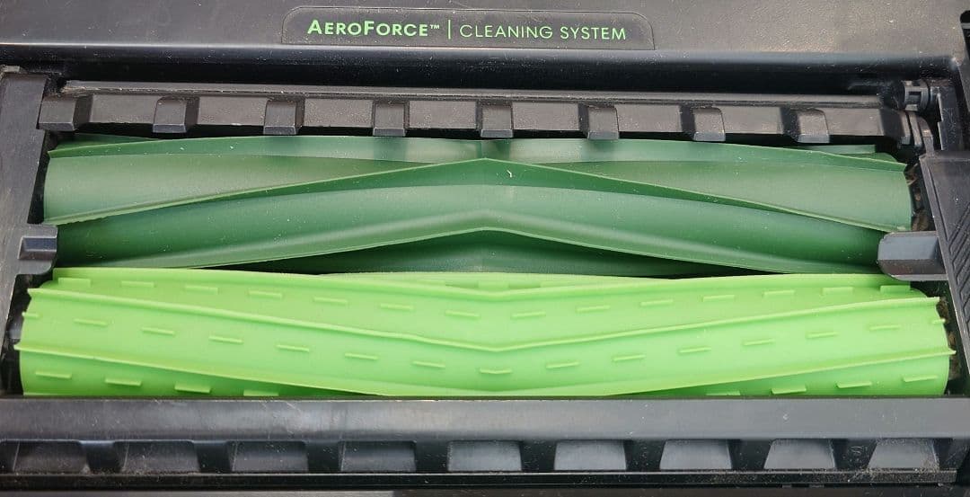 【メンテ良好】ルンバ i3＋予備パーツ多数／新品パーツ交換済／クリーンベース対応