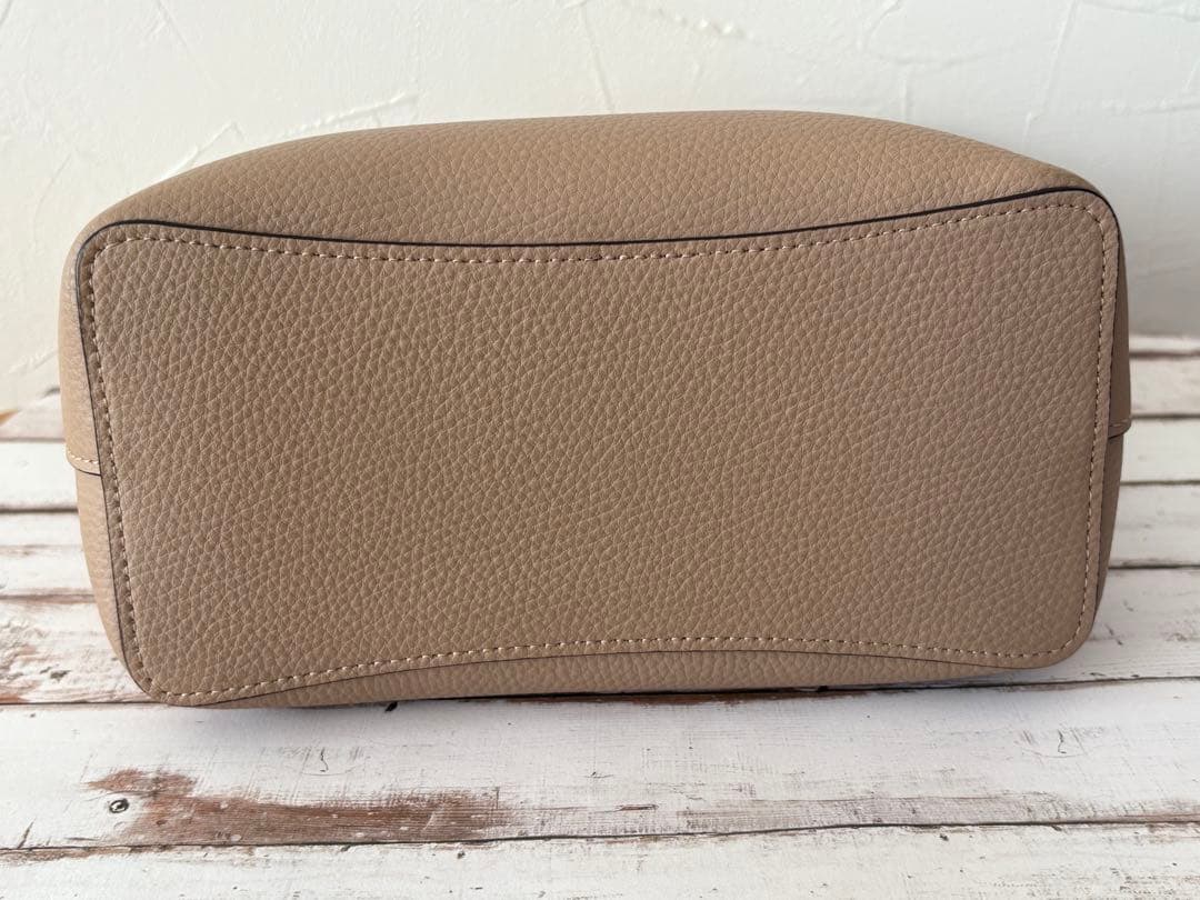 COACH モリーバケットバッグ　バケツ型　ベージュ