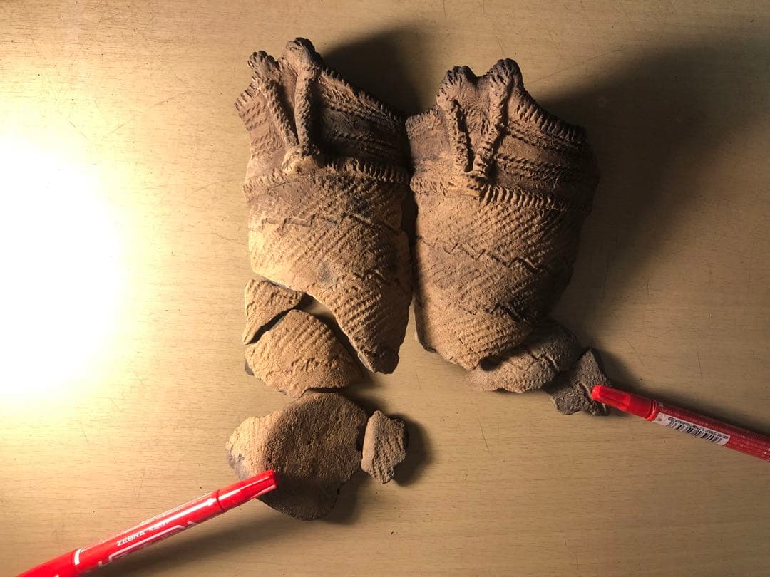 「縄文土器の欠片 No.528」です。