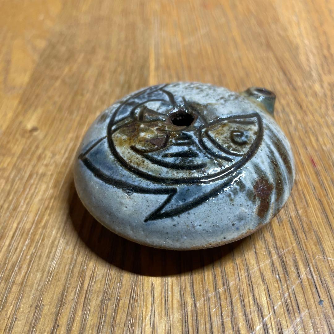 琉球　壷屋焼　金城次郎　魚文水滴　箱なし