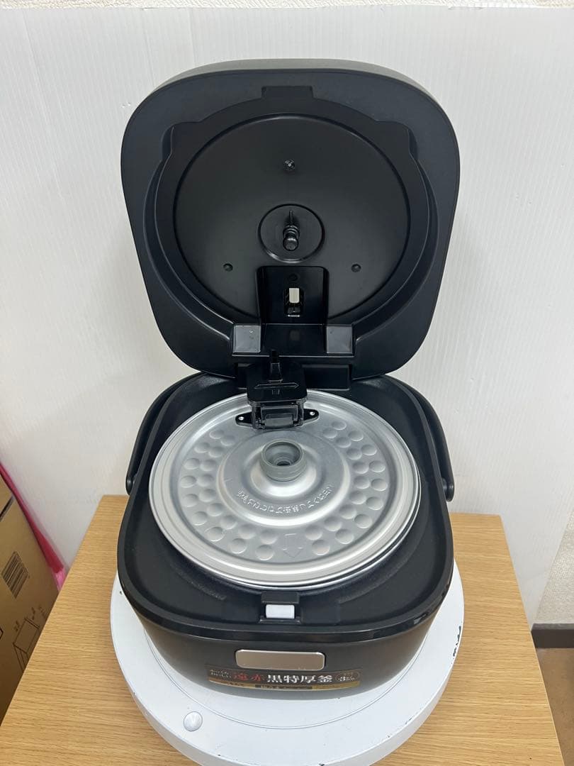 タイガー マイコン炊飯器 JBS-B055 メタルブラック3合2024年製