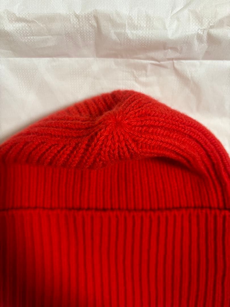 Louis Vuitton 赤 ニット帽　ユニセックス