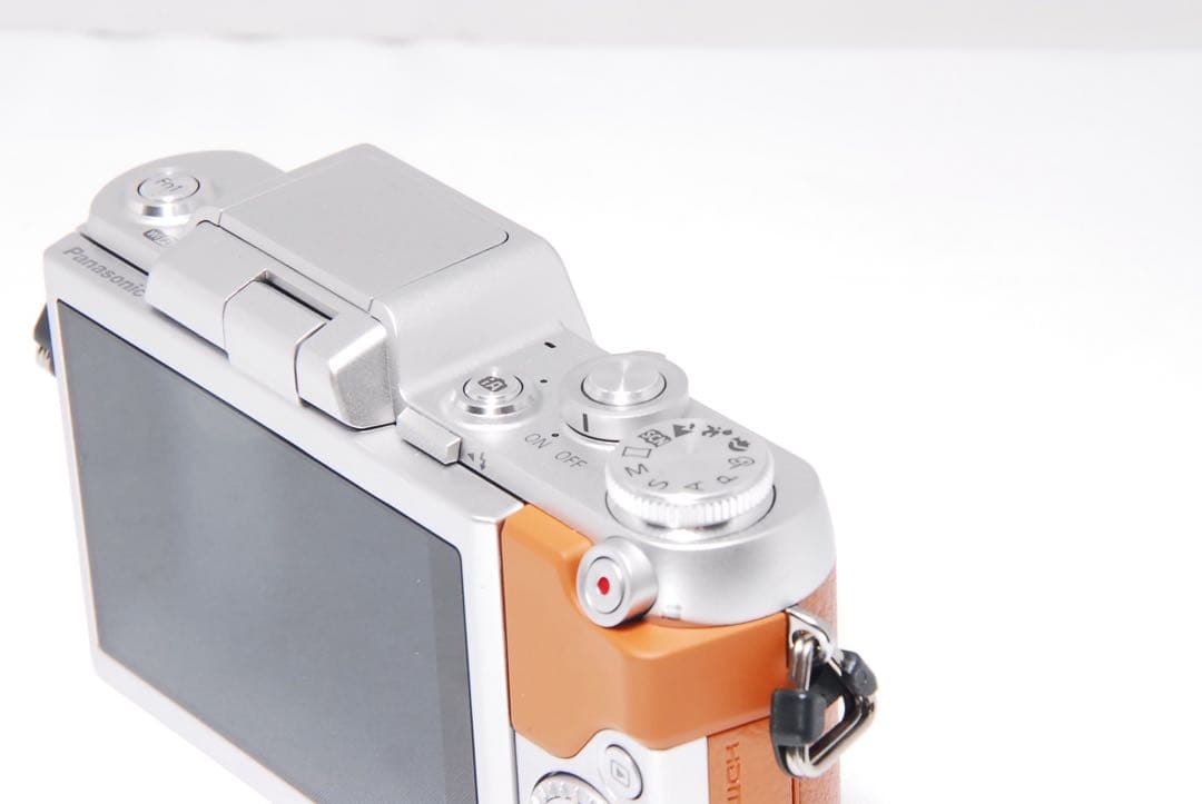 ショット数677回　LUMIX GF7 Wi-Fi ミラーレス 35-100mm