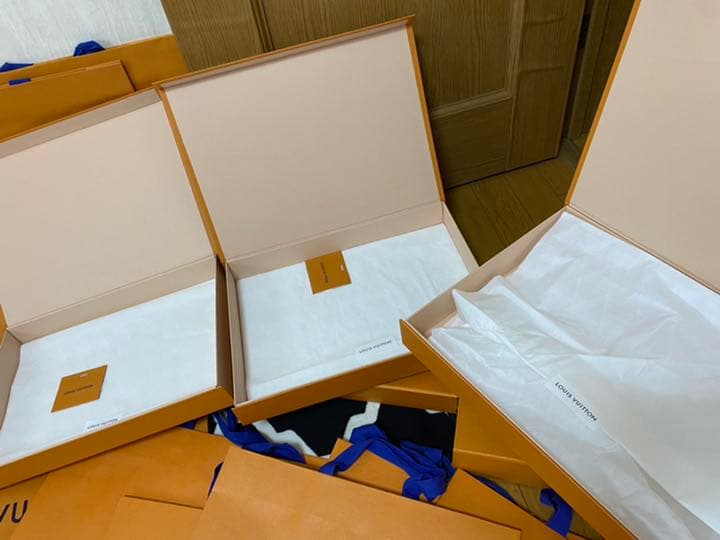 ルイヴィトン　マグネット式　空箱　紙袋　メッセージカードショッパー　プレゼント