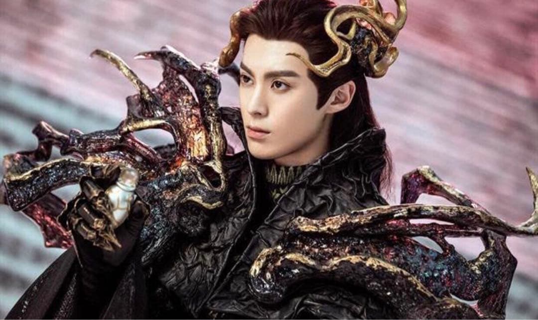 蒼蘭訣　東方青苍　月尊　ワンホーディ王鶴棣　フィギュア ガラスケース付