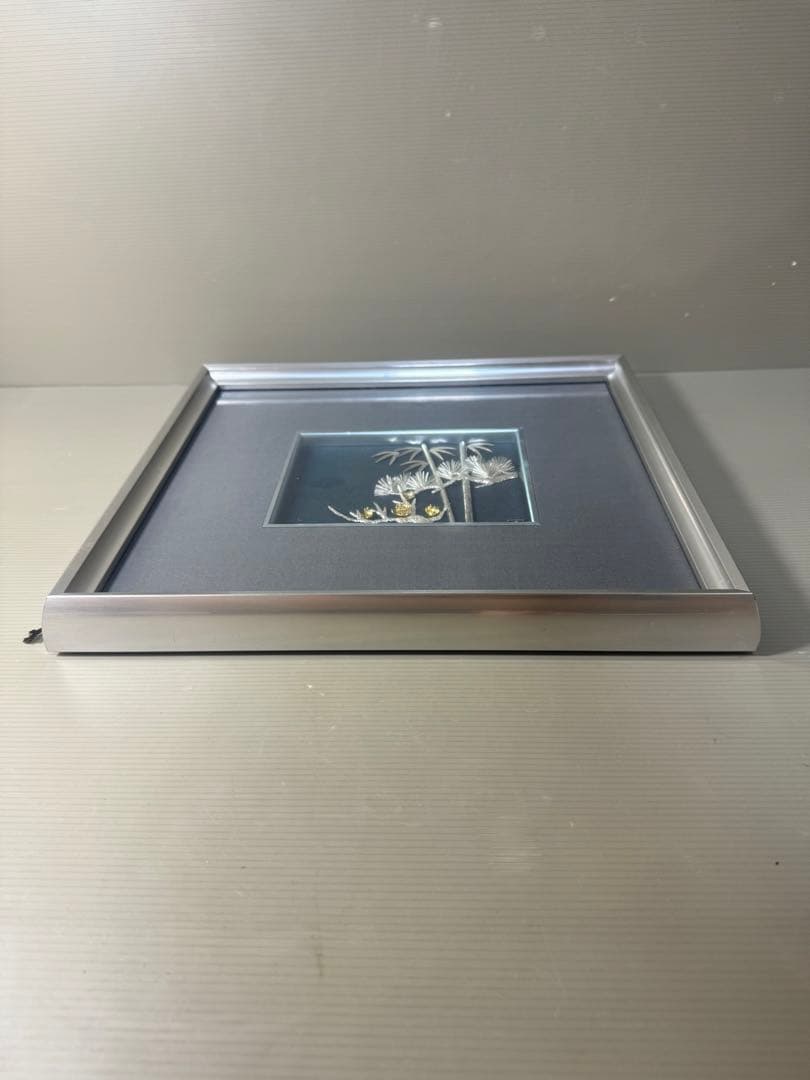 2607 純銀 貴金属画 松竹梅 光則作　銀工芸　額縁 飾り