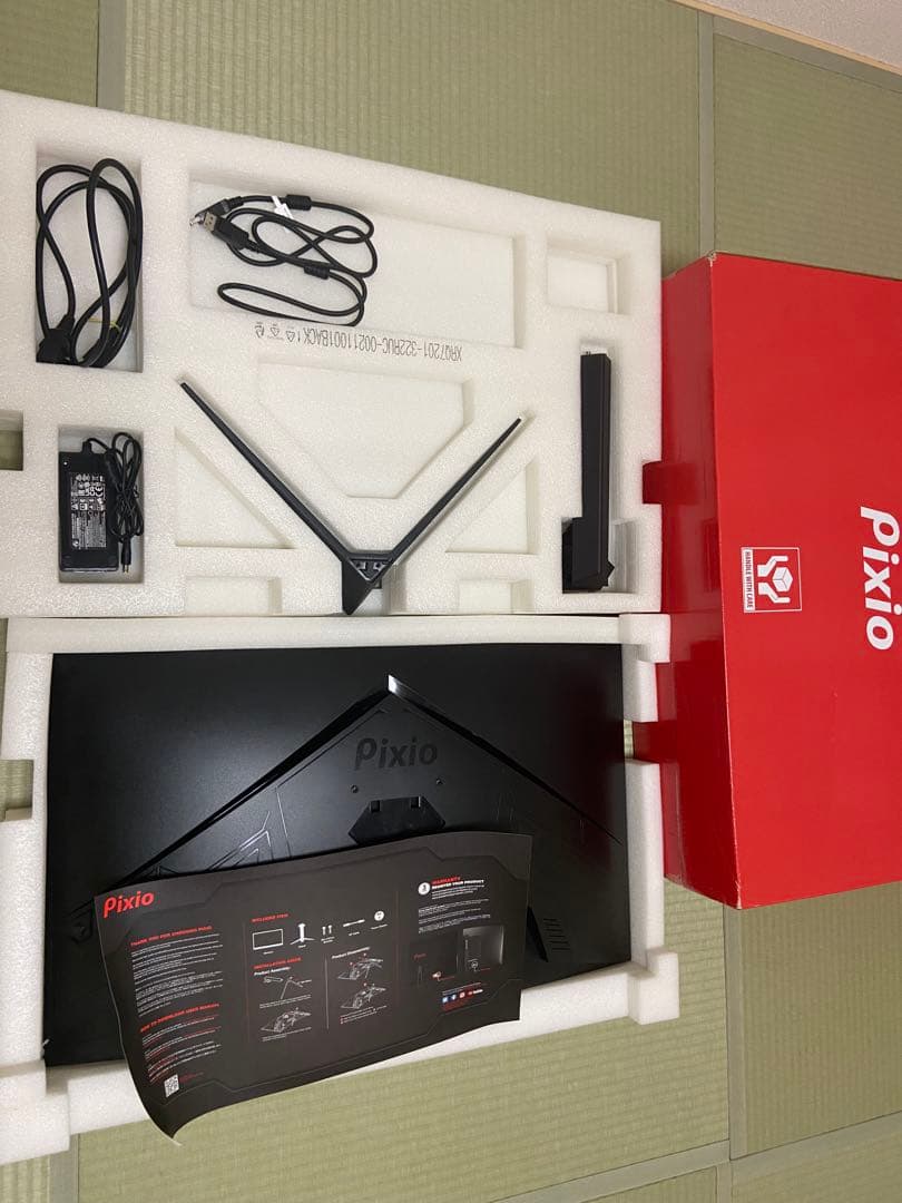 Pixio 31.5インチ湾曲ゲーミングモニター