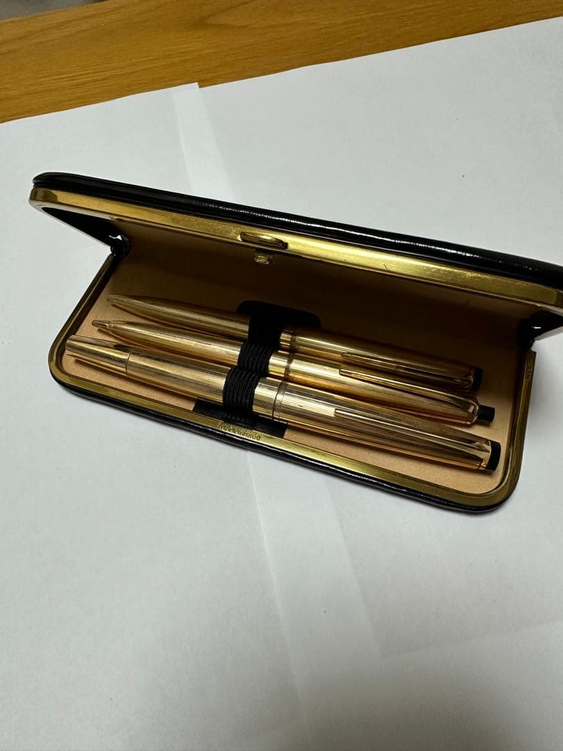 む*こ様 MONTBLANC / Golden Erauケース付きゴールドカラー