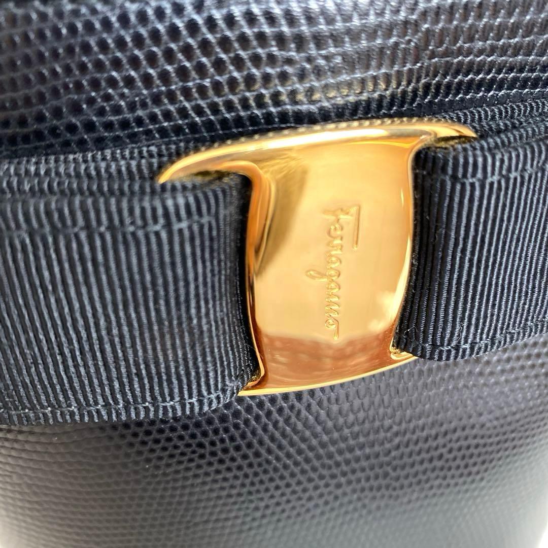 Salvatore Ferragamoハンドバッグ ヴァラリボン バケツバケット