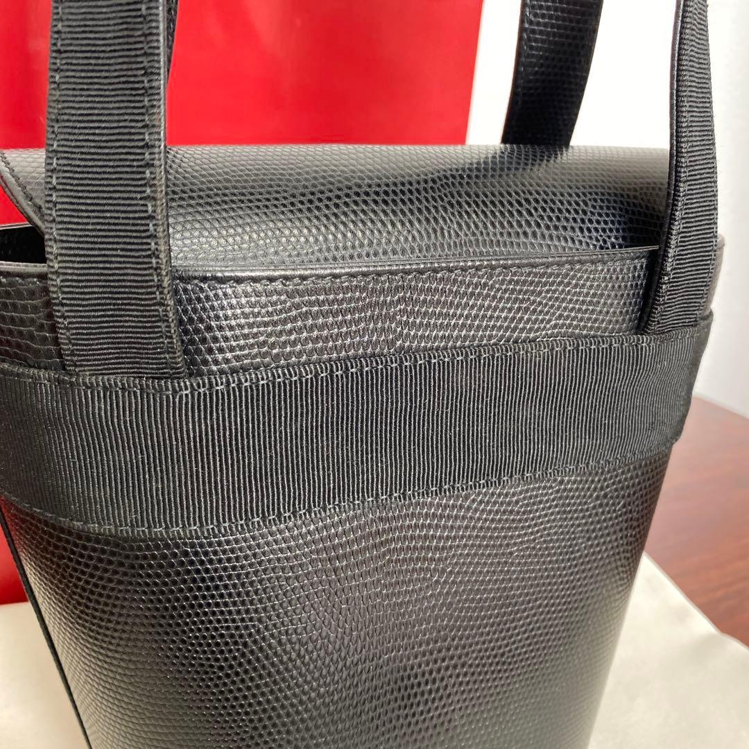 Salvatore Ferragamoハンドバッグ ヴァラリボン バケツバケット