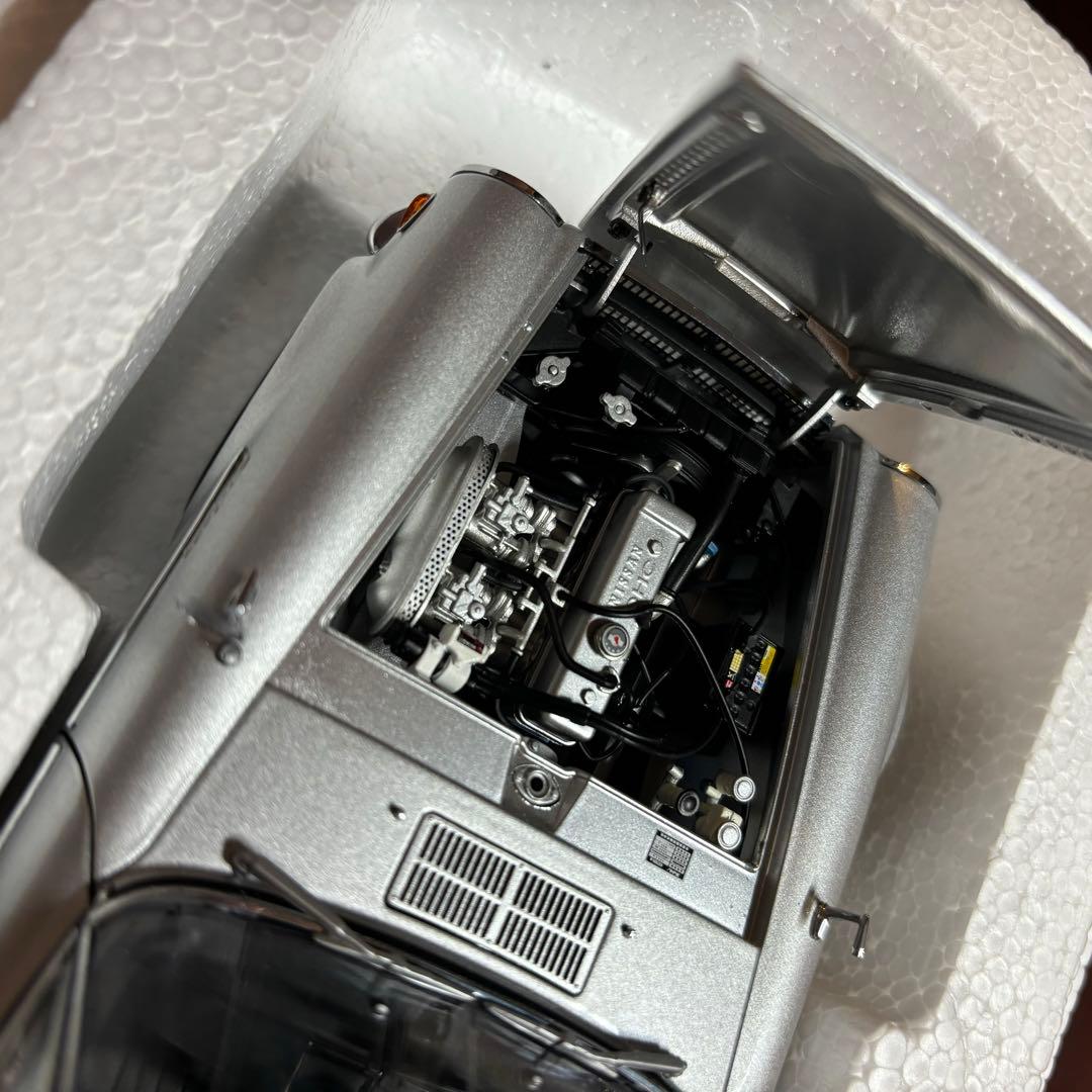 オートアート 1/18 ダットサン フェアレディ 2000 SR311 未展示品