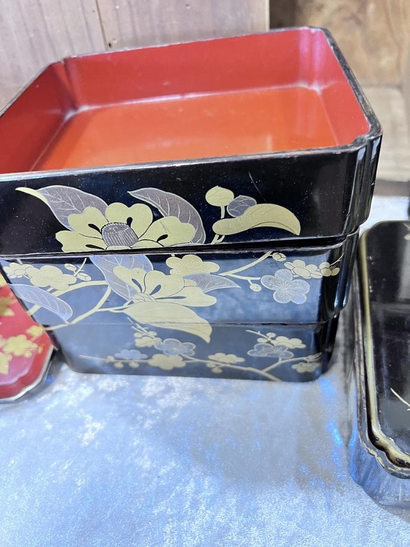 金銀蒔絵　野弁当箱　椿　梅紋 漆器 重箱セット 金箔花模様