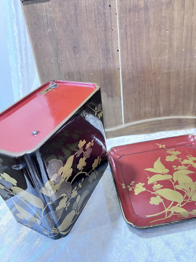 金銀蒔絵　野弁当箱　椿　梅紋 漆器 重箱セット 金箔花模様