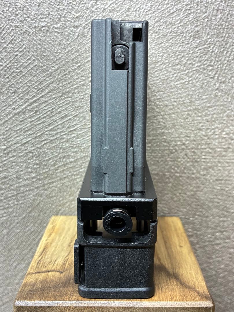 R7-43 東京マルイ GBB M4 マガジンアダプター 外部ソース仕様