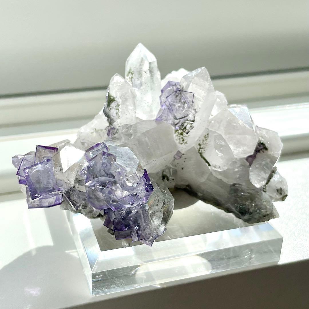 ヤオガンシャン産 フローライト/水晶 鉱物標本