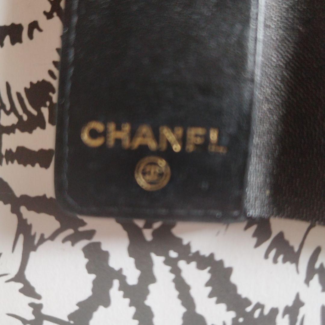 CHANEL ブラック レザー チェーンケース