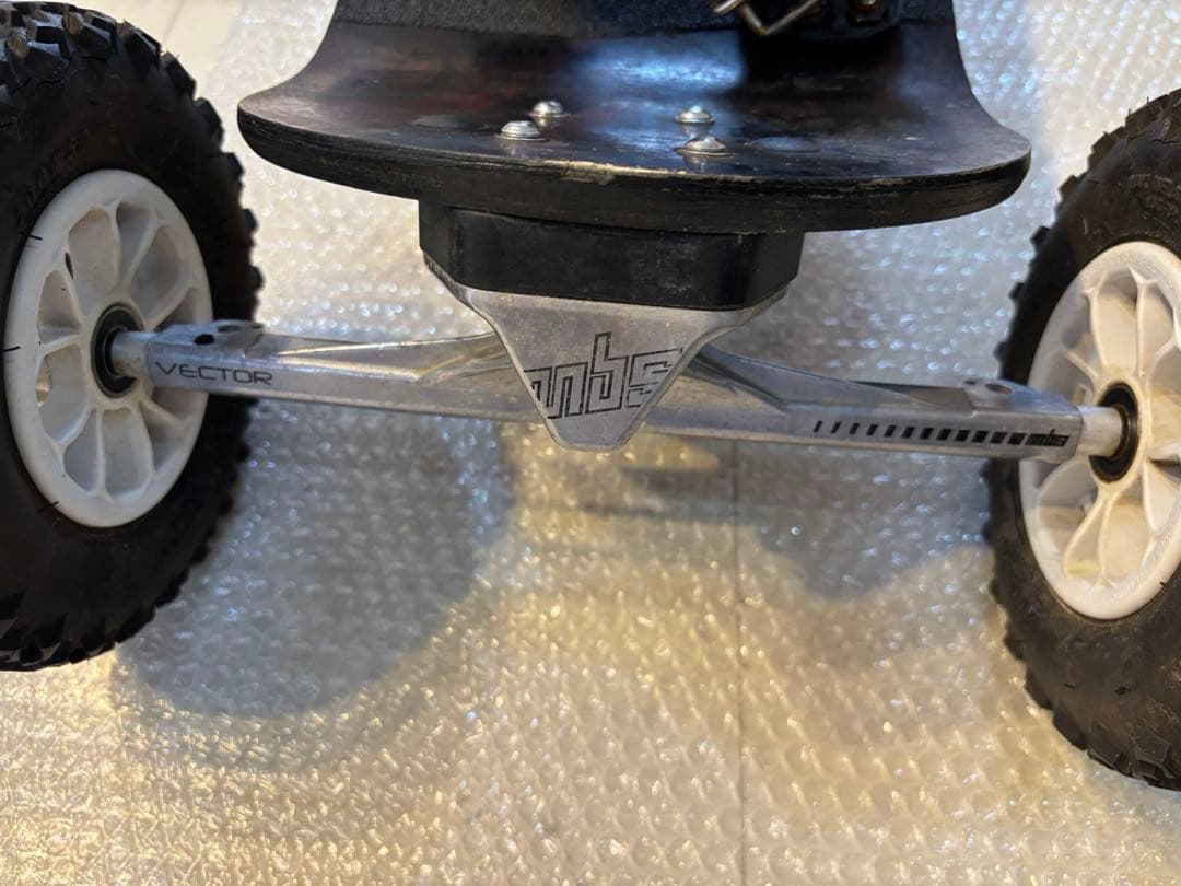 マウンテンボード MBS CORE95（タイヤ１つジャンク）